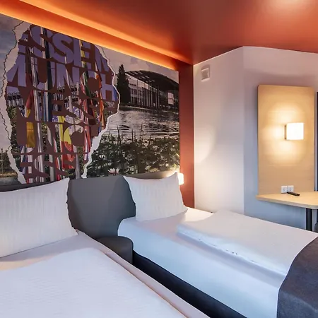 Hotel Muenchen-messe 3*