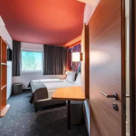 Hotel Muenchen-messe 3*