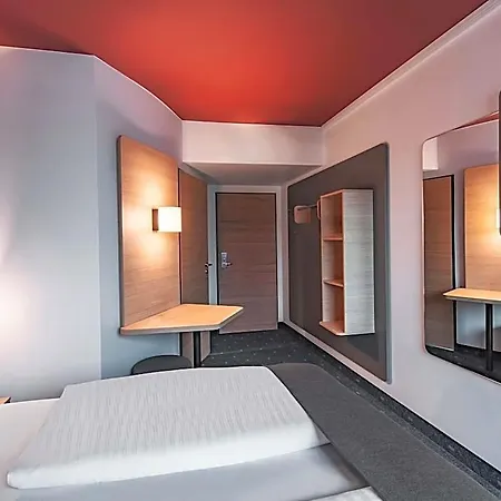 ホテル Muenchen-messe 3*