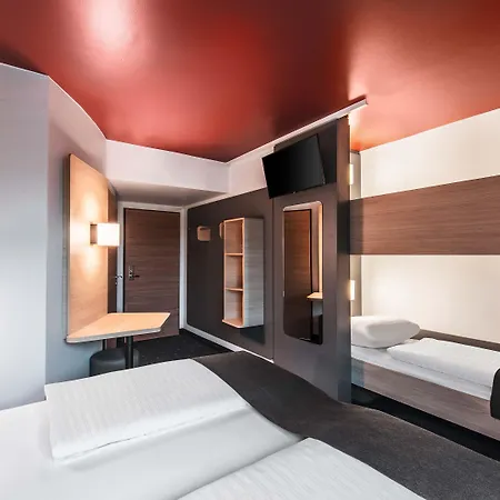 Hotel Muenchen-messe 3*
